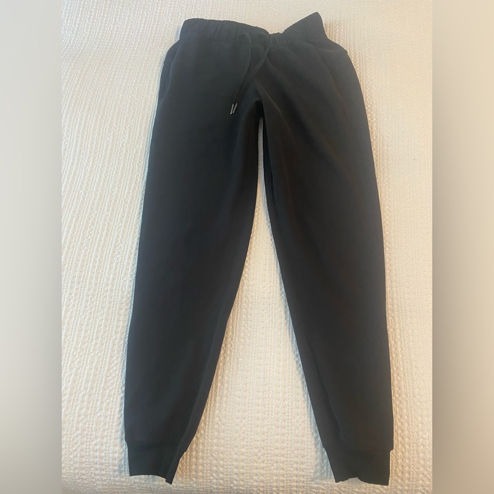Lulu stretch joggers - worn once! Size 6